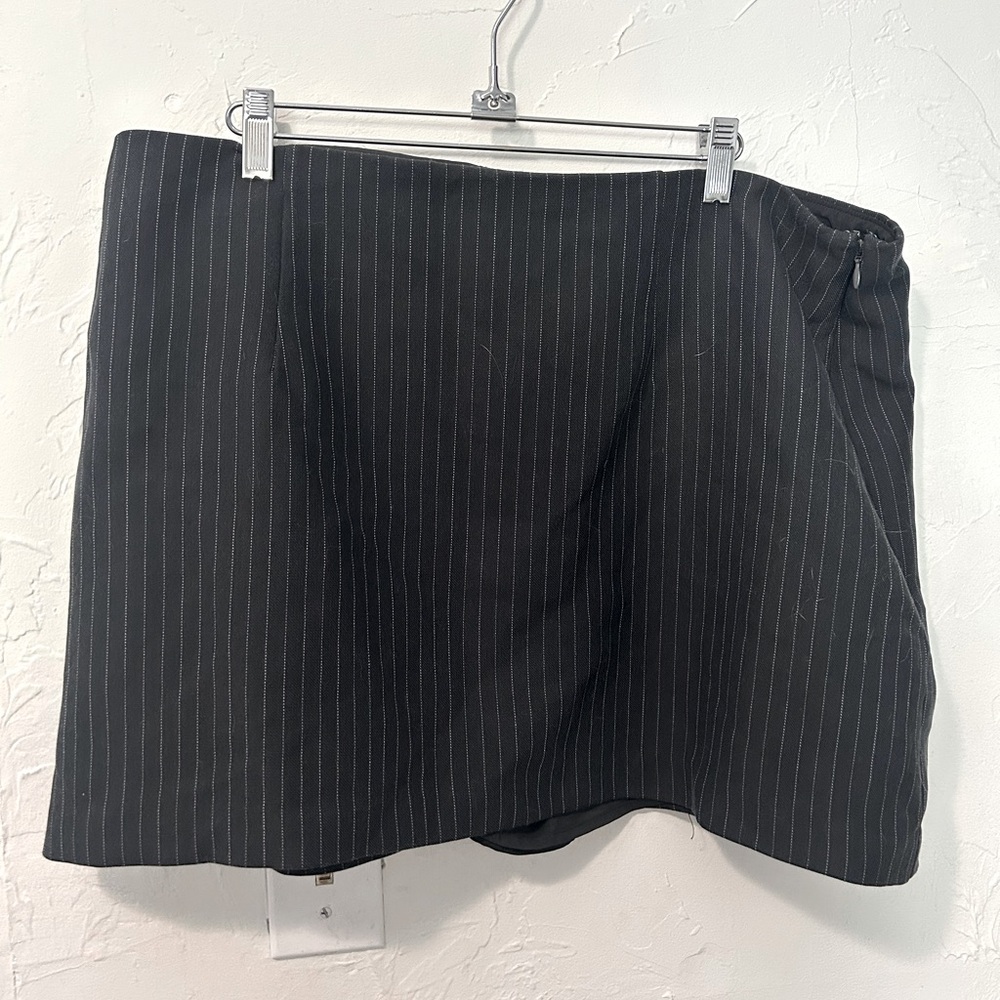 NWT Abercrombie & Fitch Pinstripe Charcoal Mini Skirt